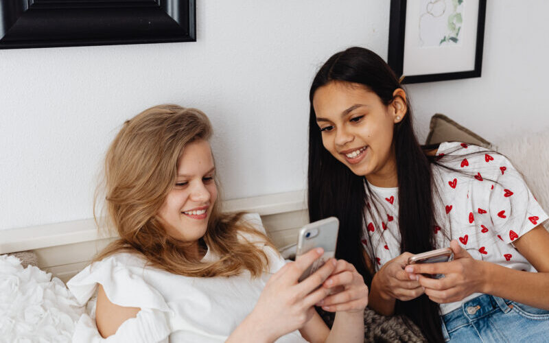 インスタのいいね取り消しは通知でバレるの?