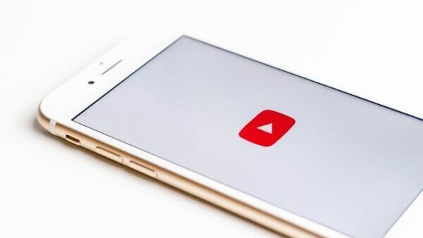 YouTubeの再生を繰り返し!ループ再生のやり方(アプリ)
